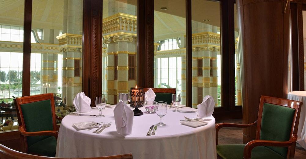 Empire Hotel And Country Club Brunei Bandar Seri Begawan Exteriör bild